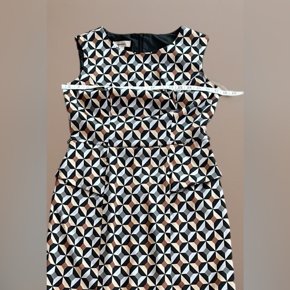 Dress Barn Eye-Catching, Geometric Dress - Size 6, Perfect for Any Occasion! - Picture 10 of 14